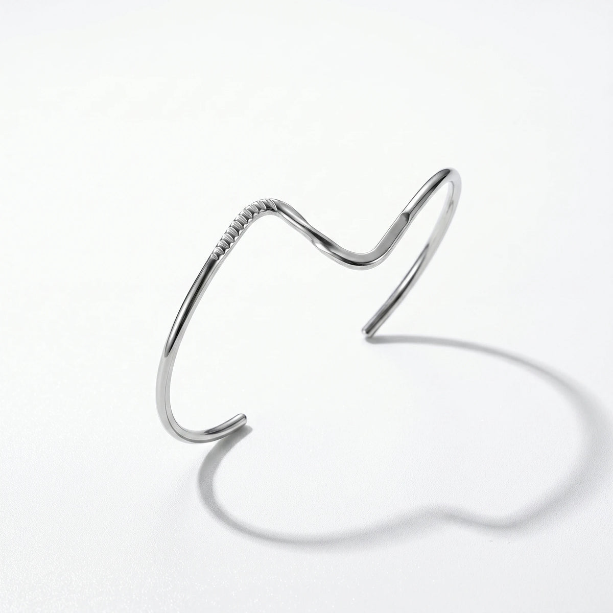 QIAOREN 12774 Trend Heart Outline Thin Wire Open Bangle Stainless Steel Silver Adjustable Minimal Daily Wrist Jewelry