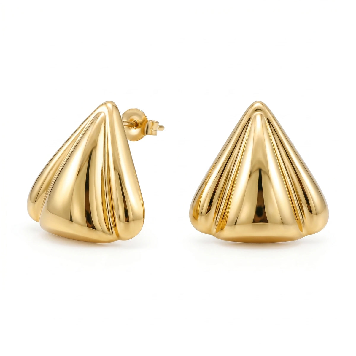 QIAOREN 10939 Sculptural Shell Stud Earrings 18K Gold Plated Stainless Steel Women's Geometric Contemporary Minimalist