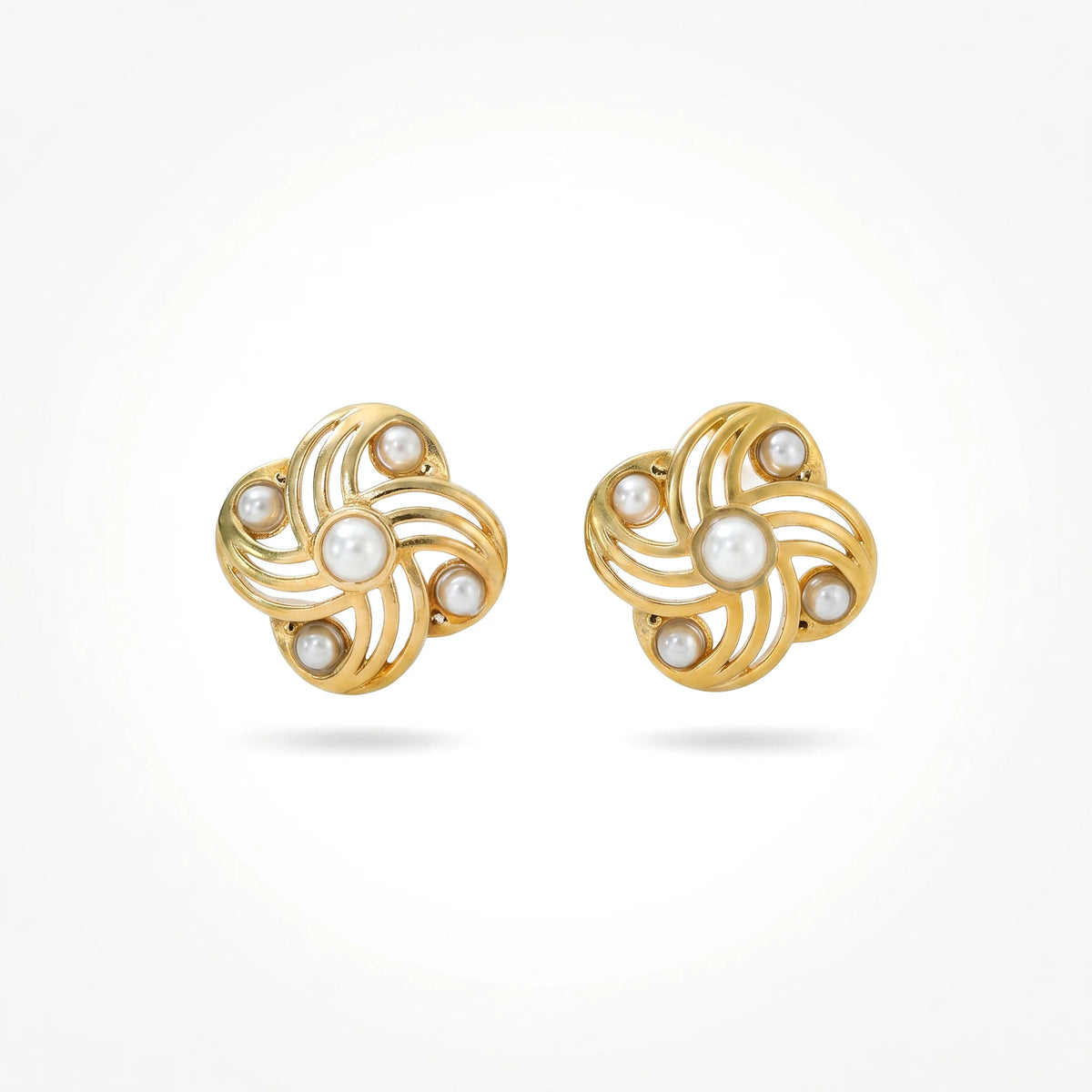 QIAOREN 12267 Vintage Hollow Four-Leaf Pearl Stud Earrings 18K Gold Plated Stainless Steel Hypoallergenic Spiral Floral Jewelry