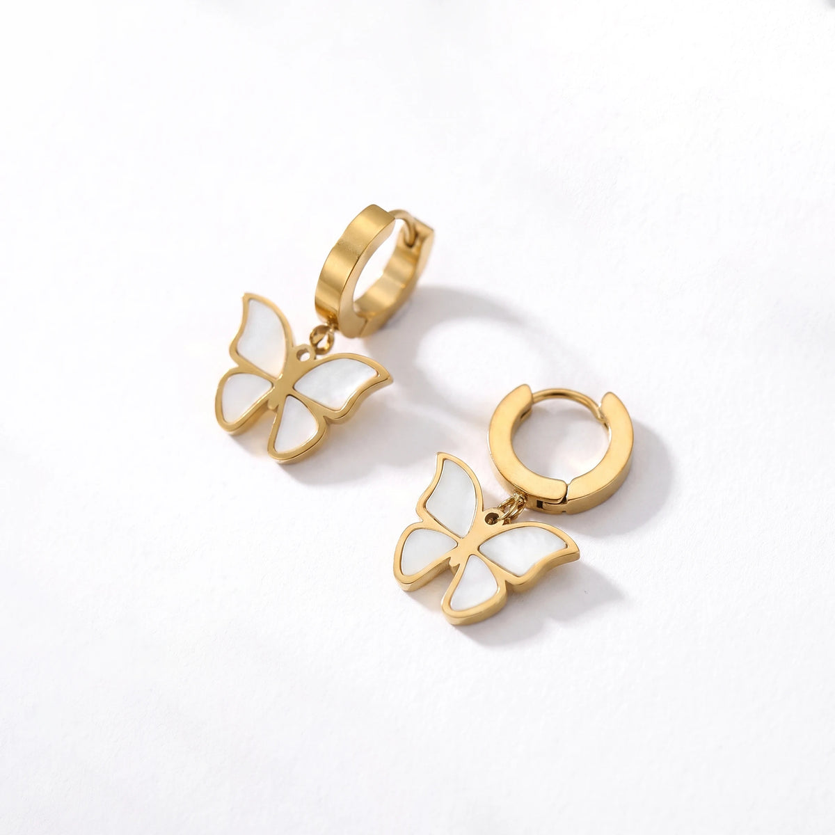 QIAOREN 13441 Butterfly Huggie Stud Gold Tone MOP Shell Dangle Earrings Minimal Trendy Ear Jewelry Women Daily Stackable Gift