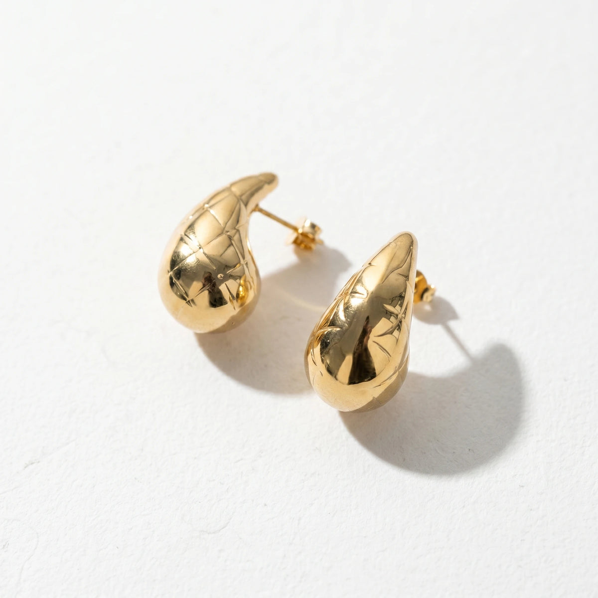 QIAOREN 12273 Trendy Quilted Criss Cross Teardrop Earrings Gold Stainless Steel Etched Lattice Waterdrop Dome Studs Women US EU