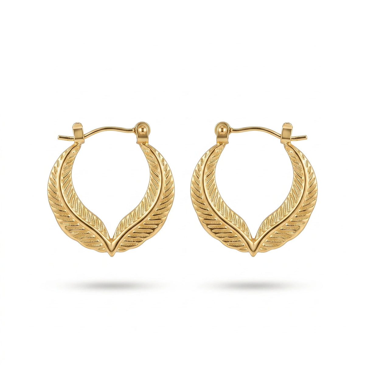 QIAOREN 13248 18K Gold PVD Plated Stainless Steel Double Leaf Hoop Earrings Textured Feather Shape Earring