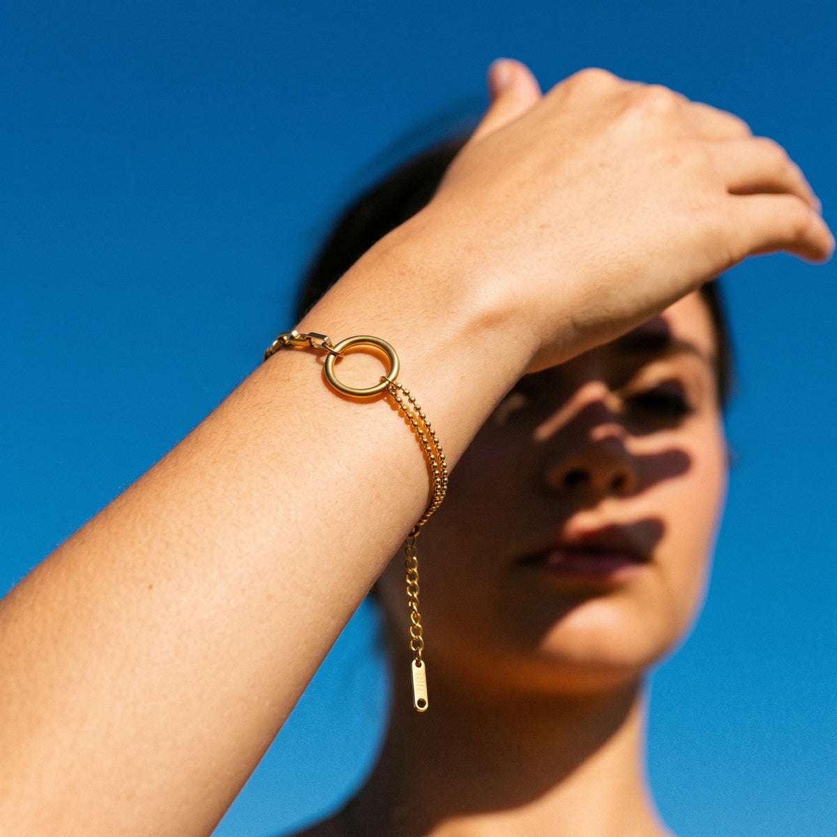 QIAOREN 13364 Gold Plated Stainless Steel Paperclip Chain Circle Link Bracelet Dainty Minimalist Bracelet for Women