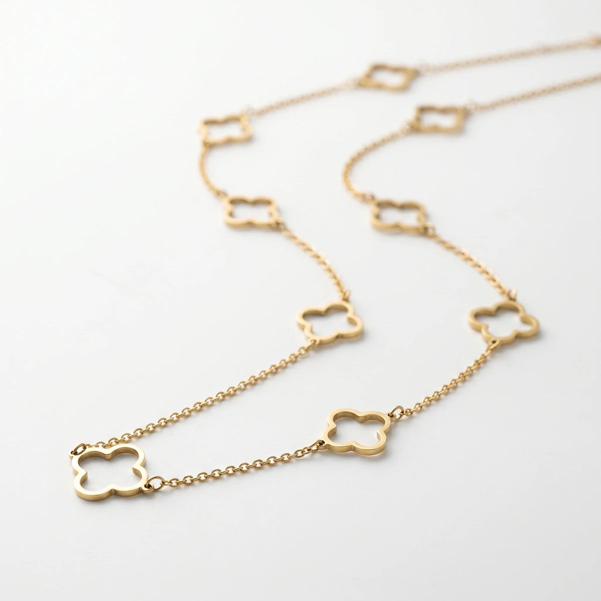 QIAOREN 11357 18K Gold Plated Open Clover Station Necklace Stainless Steel Tarnish Free Waterproof Jewelry