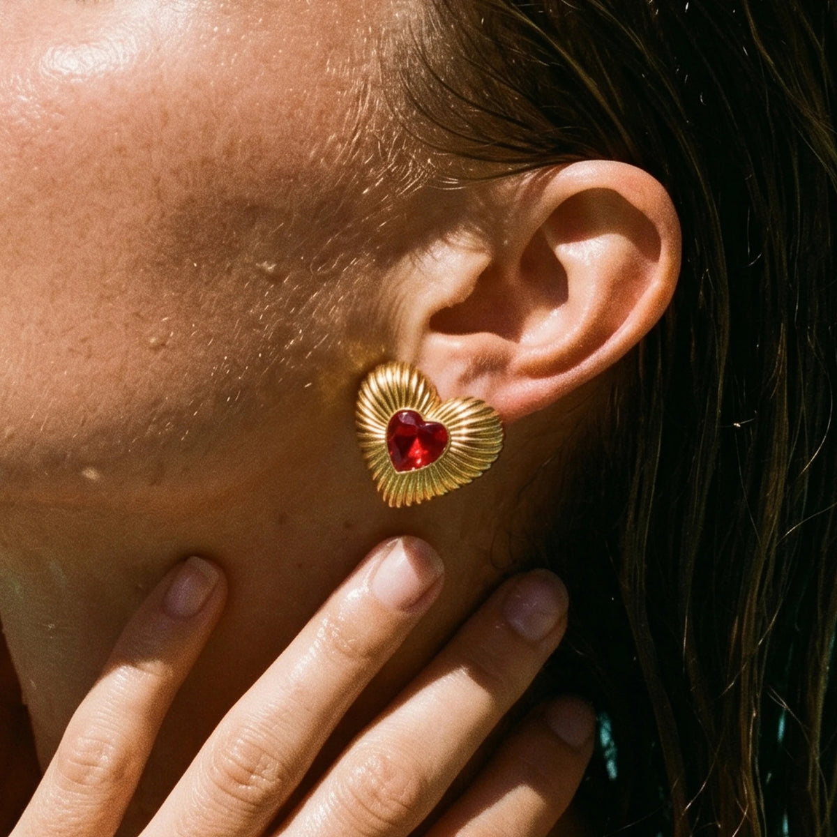 QIAOREN 12205 Gold Plated Stainless Steel Sunburst Heart Stud Earrings