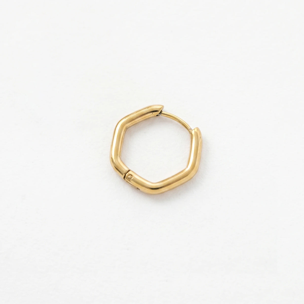 QIAOREN 12607 Dainty Shiny Rounded Hexagon Geometric Huggie Earrings 316L Stainless Steel No Fade Gold Plated Hoop Jewelry Gift
