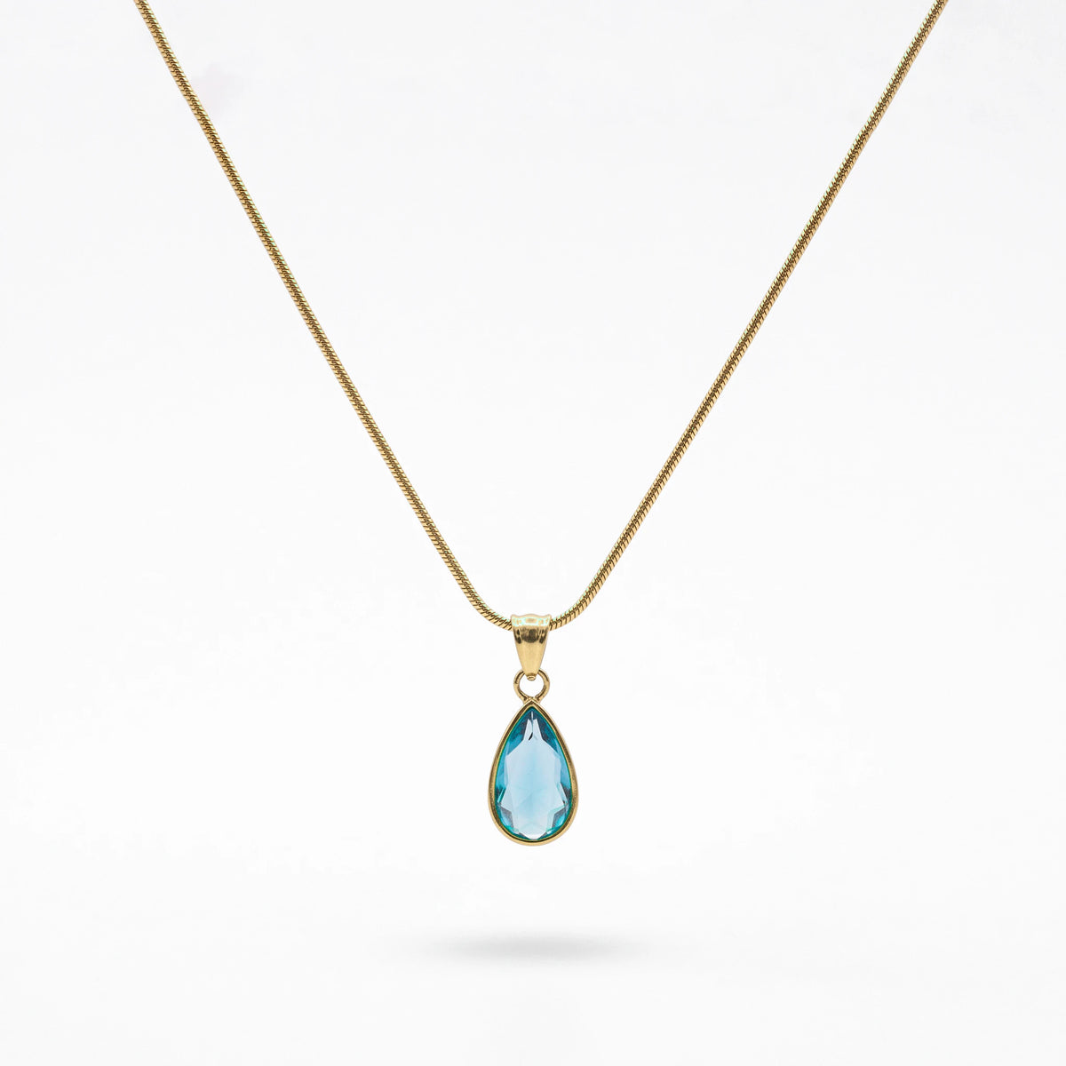 QIAOREN 13845-46 Stainless Steel Green Crystal Teardrop Necklace Waterproof Hypoallergenic Elegant Pendant for Women