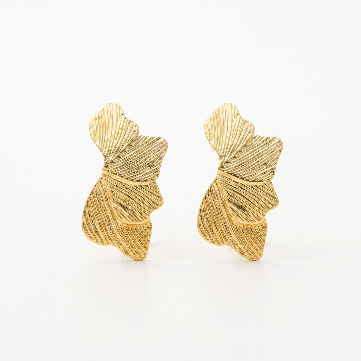 QIAOREN 13245 18K Gold PVD Plated Stainless Steel Plumeria Stud Earrings Polished Five Petal Flower Ear Studs