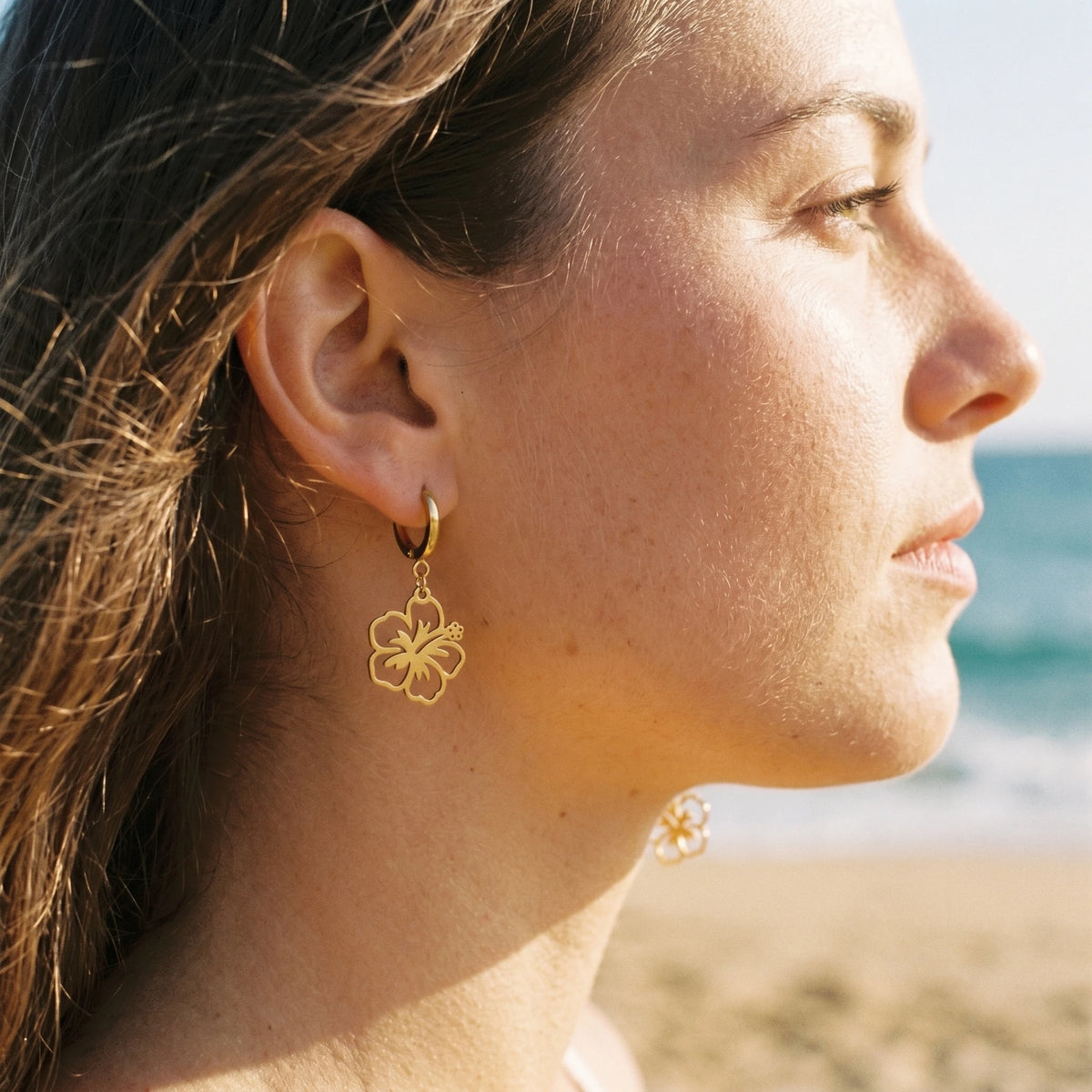 QIAOREN 10945 Hypoallergenic Stainless Steel Vintage Hollow Flower Earrings 18K Gold Plated Waterproof Tarnish Resistant Hoops