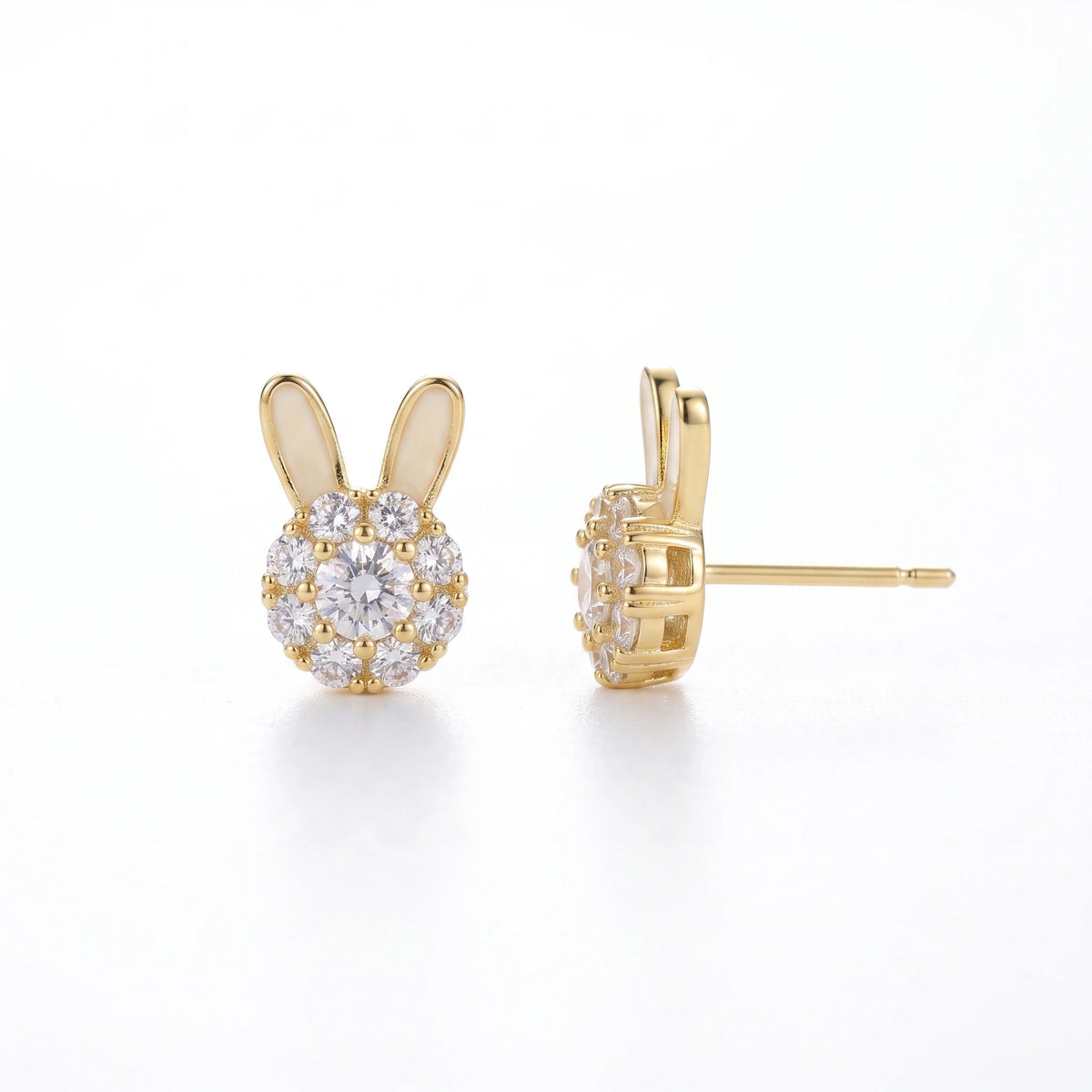 QIAOREN 14010 Matte Gold Five Petal Flower Stud Earrings with Central Round Pearl Inlay, Floral Pearl Ear Stud Jewelry Gift