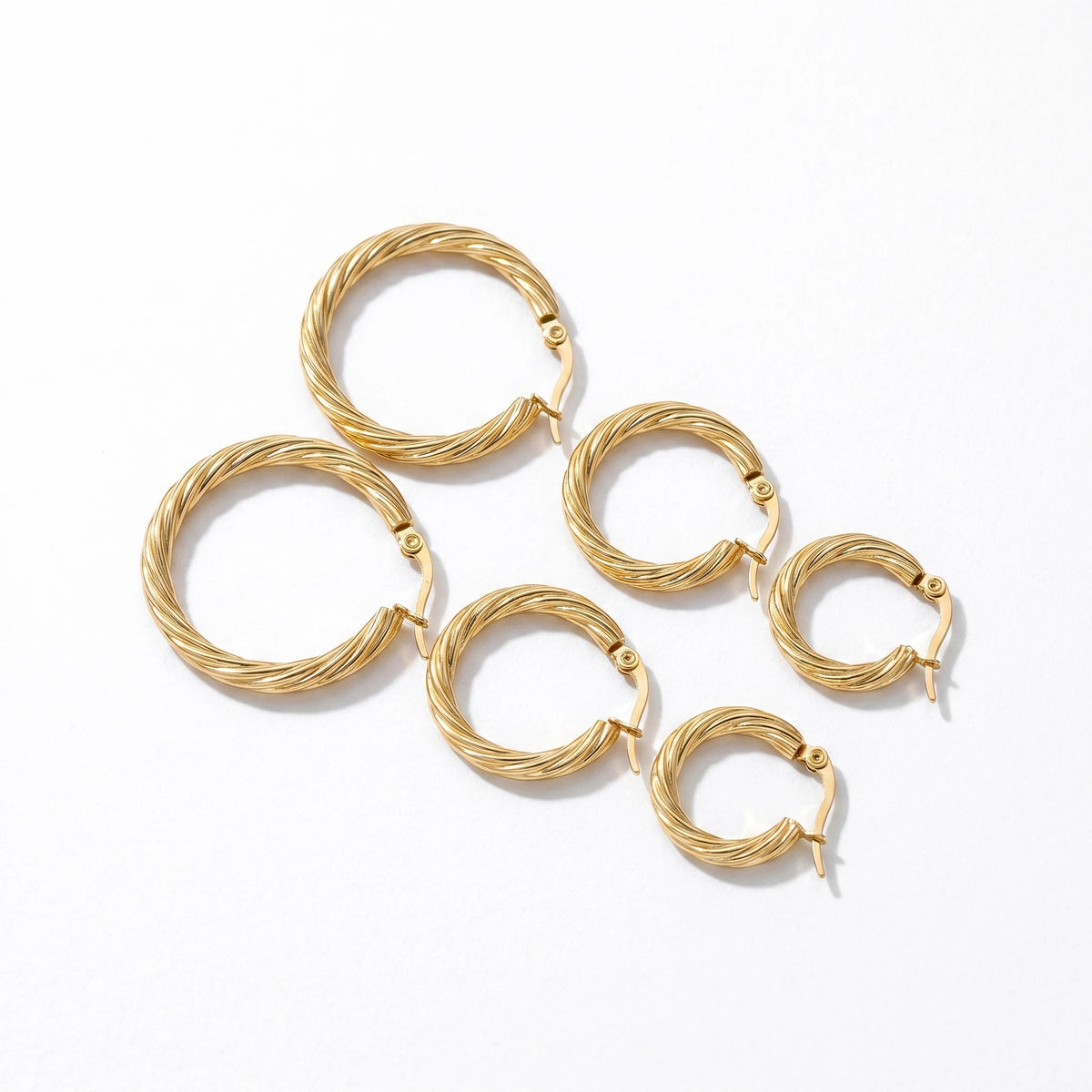 QIAOREN 12422Elegant Quiet Luxury Textured Screw Thread Hoops Gold Stainless Steel French Retro Twisted Cable Statement Earrings