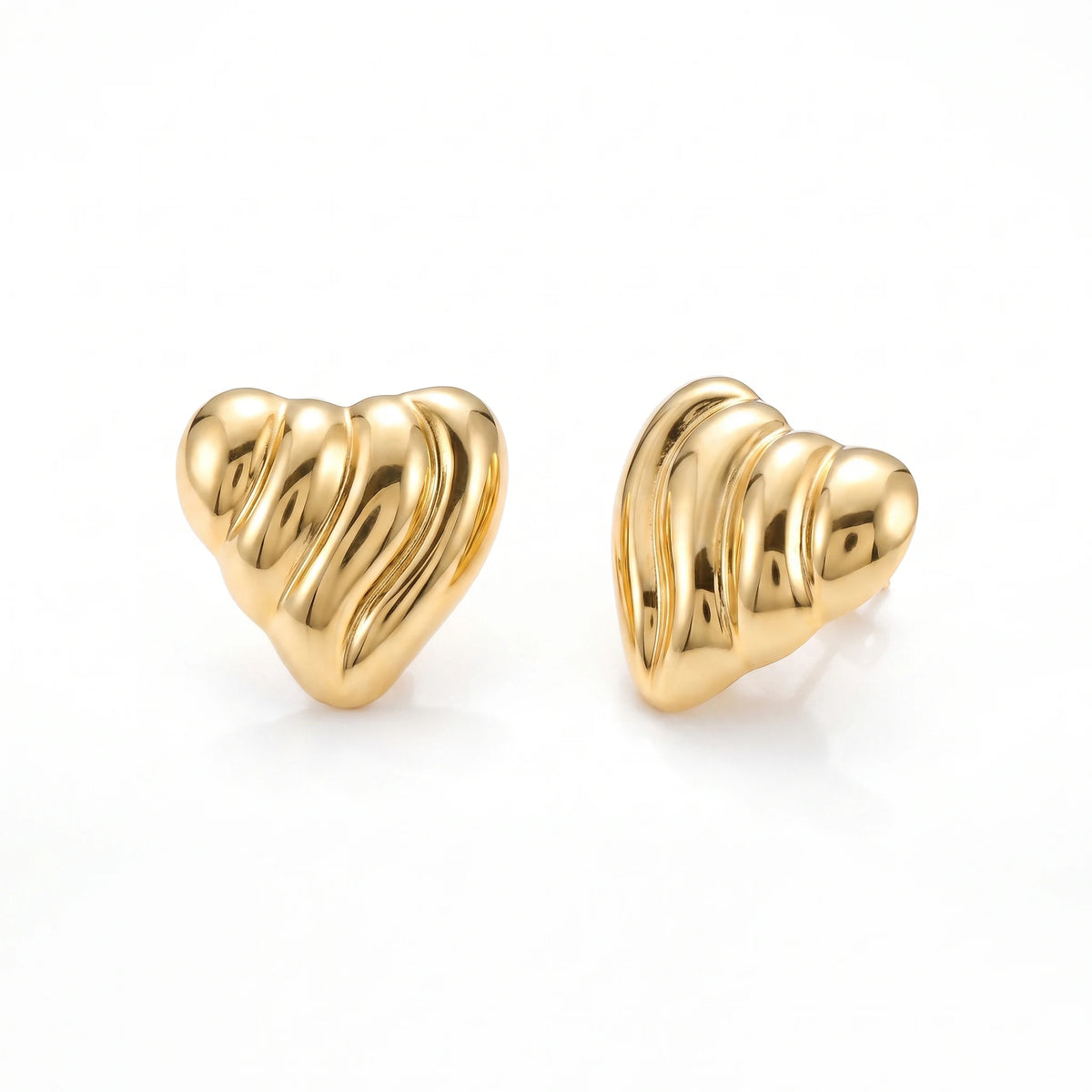 QIAOREN 14554 Stainless Steel Heart Stud Earrings Gold Tone Love Earrings Minimalist Fashion Jewelry Waterproof Hypoallergenic