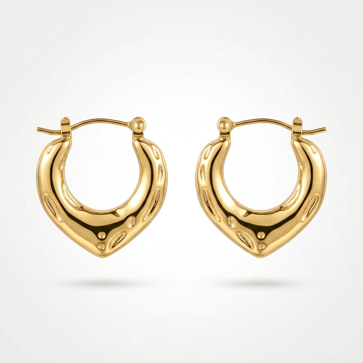 QIAOREN 12414 Elegant Quiet Luxury Sculptural Heart Hoops Gold Stainless Steel Textured Organic Grooves Statement Gift Women EU