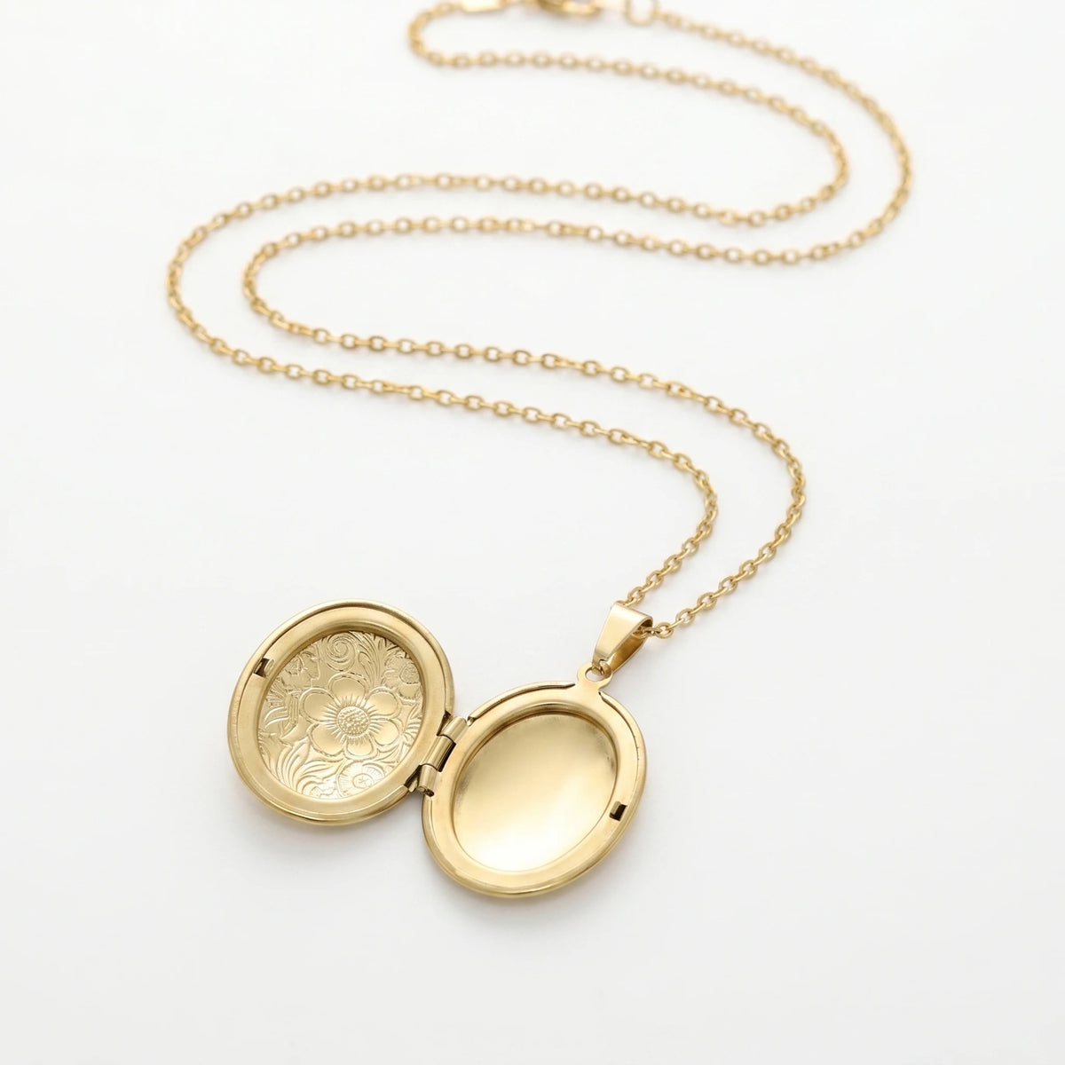 QIANREN 11977 Wholesale 18K Gold Plated Stainless Steel Oval Locket Necklace Vintage Embossed Floral Photo Keepake Pendant