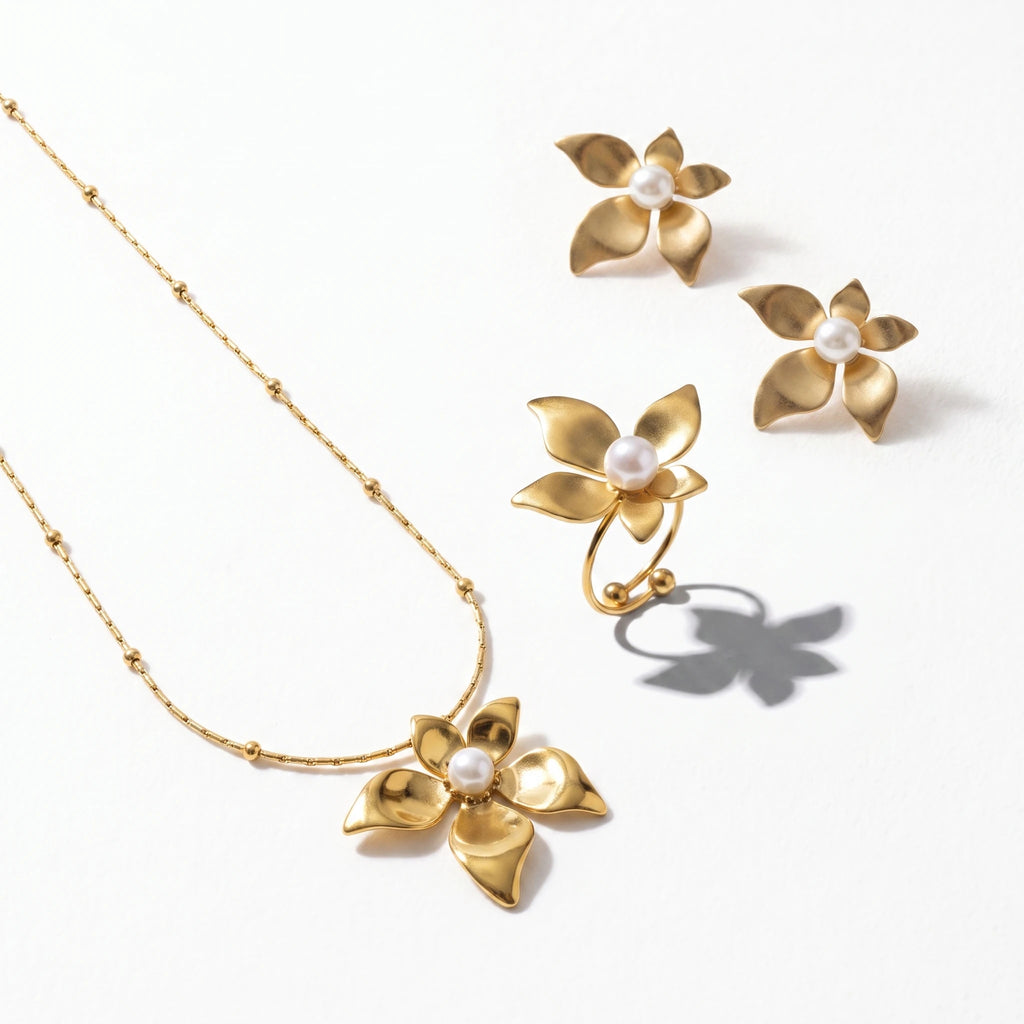 QIAOREN 13998 Beaded Oval Link Chain Pendant Necklace with Five Petal Flower Charm Centered with Round Pearl