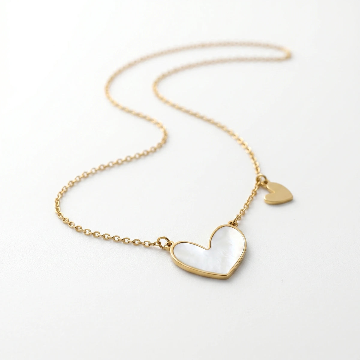 QIAOREN 11679 Dainty Mother of Pearl Heart Necklace 18K Gold Stainless Steel with Mini Heart Charm for Women