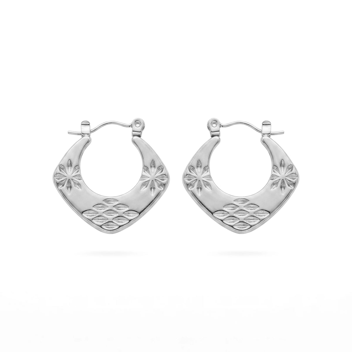 QIAOREN 12539 Vintage Floral Engraved  Earrings Stainless Steel Anti Tarnish Gold Hoops for American EU Ladies